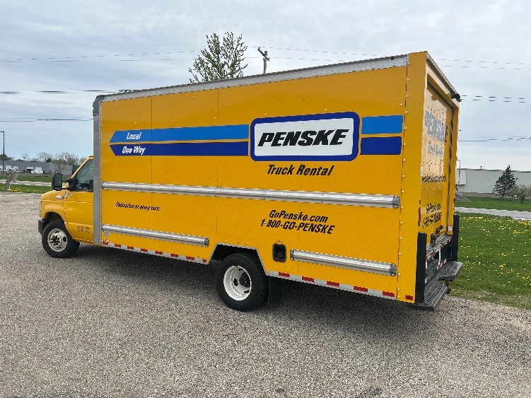 Used 2022 Ford E-350 - photo 8