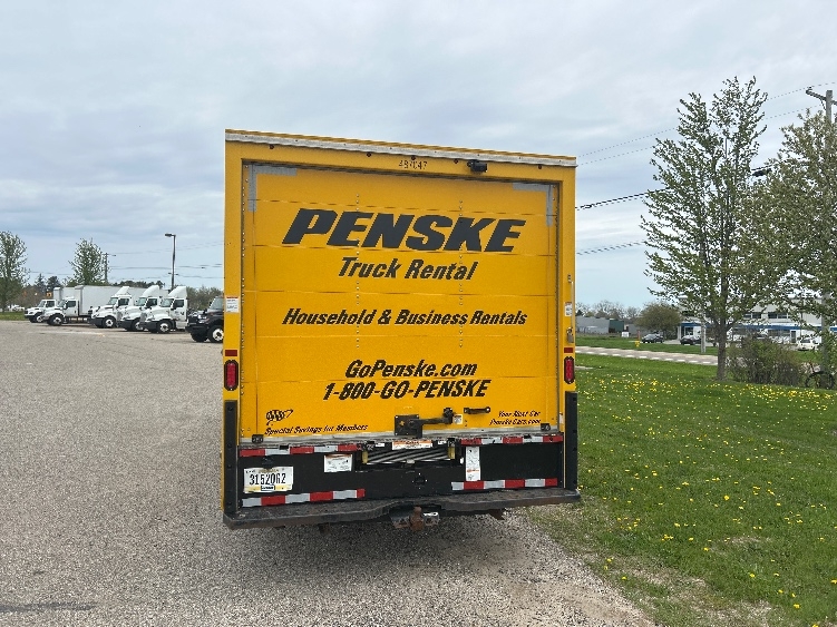 Used 2022 Ford E-350 - photo 9