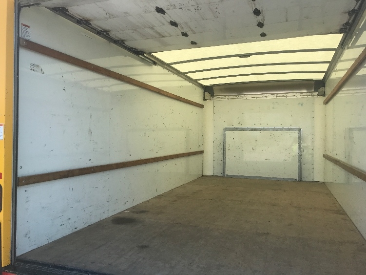 Used 2022 Ford E-350 - photo 13