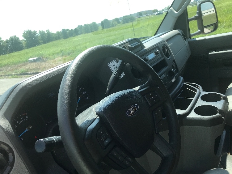 Used 2022 Ford E-350 - photo 19