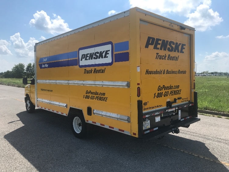 Used 2022 Ford E-350 - photo 8