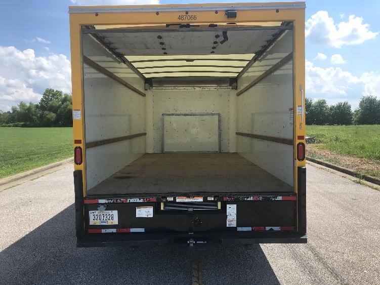 Used 2022 Ford E-350 - photo 10
