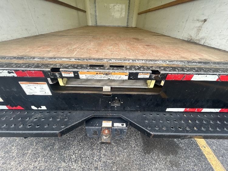 Used 2022 Ford E-350 - photo 12