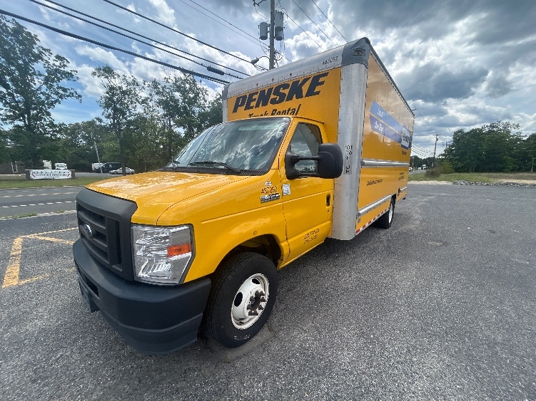 Used 2022 Ford E-350 - photo 5