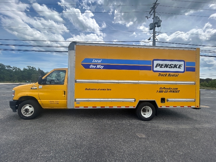 Used 2022 Ford E-350 - photo 6