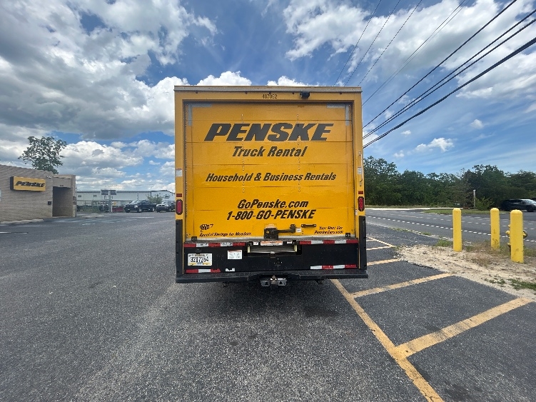 Used 2022 Ford E-350 - photo 9