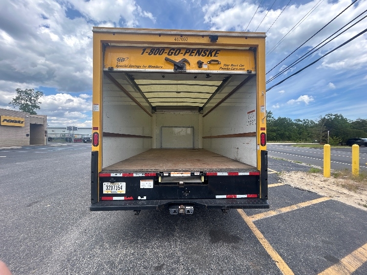 Used 2022 Ford E-350 - photo 10