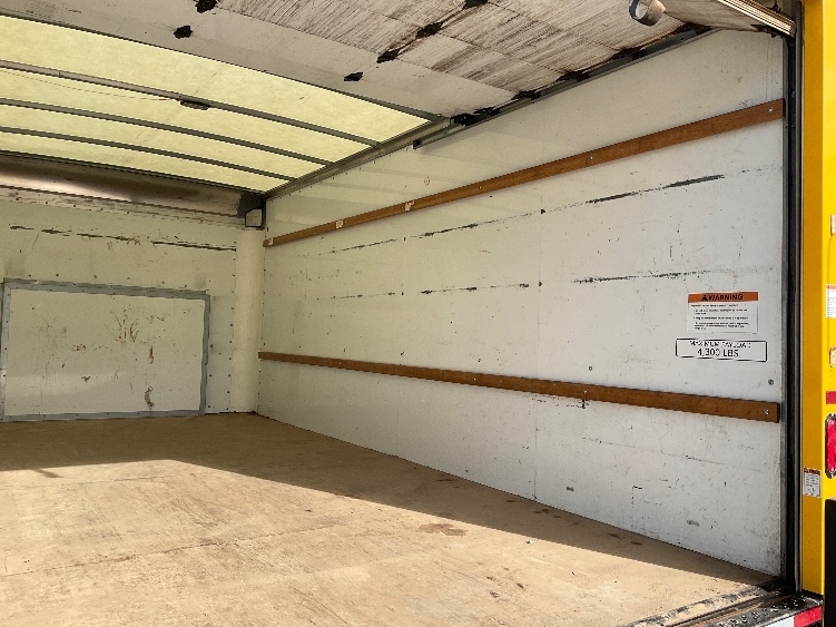 Used 2022 Ford E-350 - photo 14