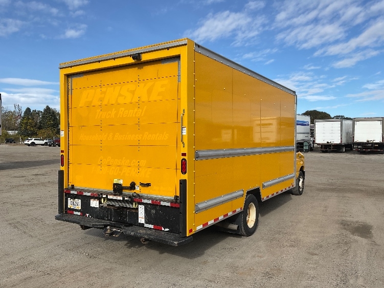 Used 2022 Ford E-350 - photo 15
