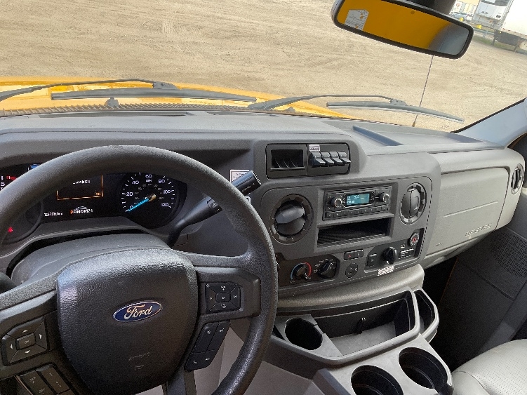 Used 2022 Ford E-350 - photo 20