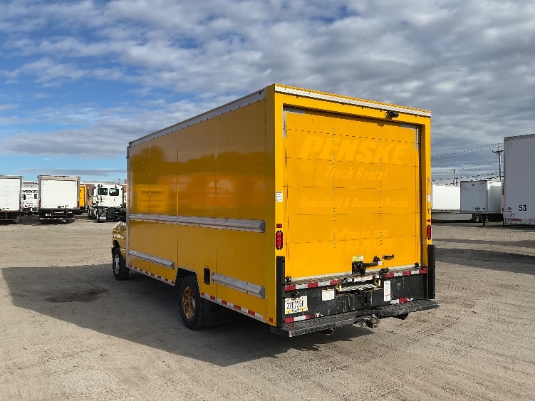 Used 2022 Ford E-350 - photo 8