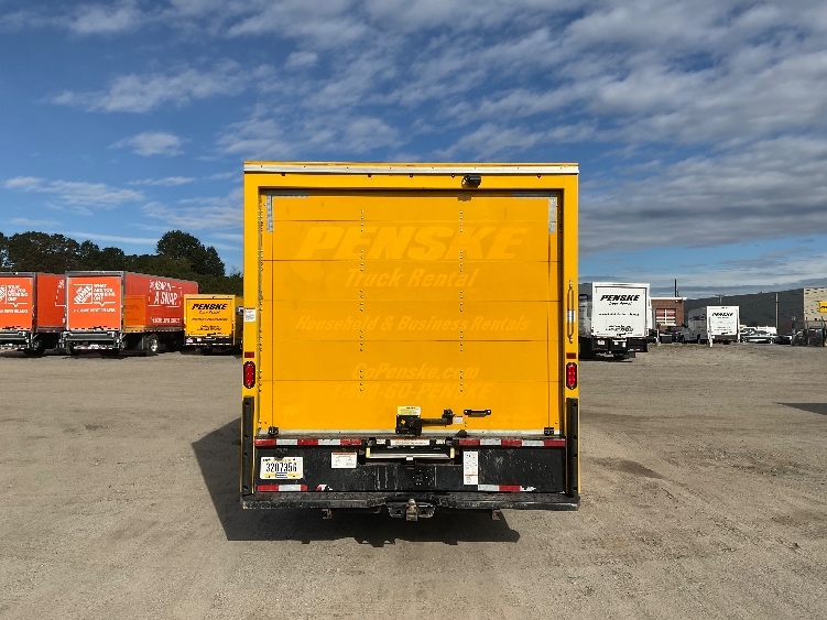 Used 2022 Ford E-350 - photo 9