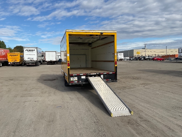 Used 2022 Ford E-350 - photo 11
