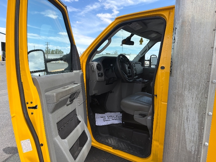 Used 2022 Ford E-350 - photo 16
