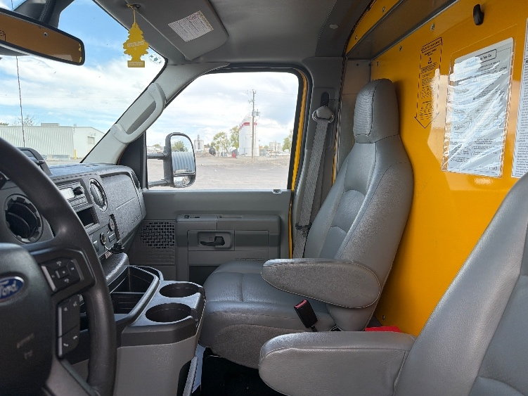 Used 2022 Ford E-350 - photo 19