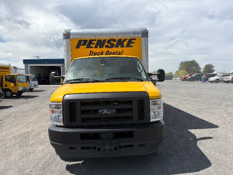 Used 2022 Ford E-350 - photo 2