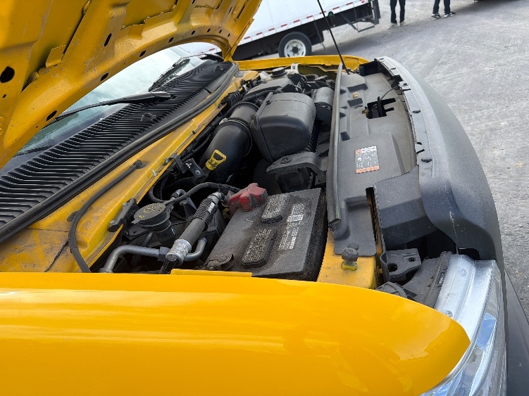 Used 2022 Ford E-350 - photo 23