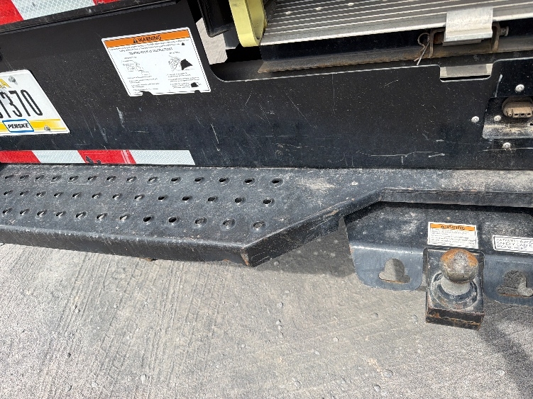 Used 2022 Ford E-350 - photo 25
