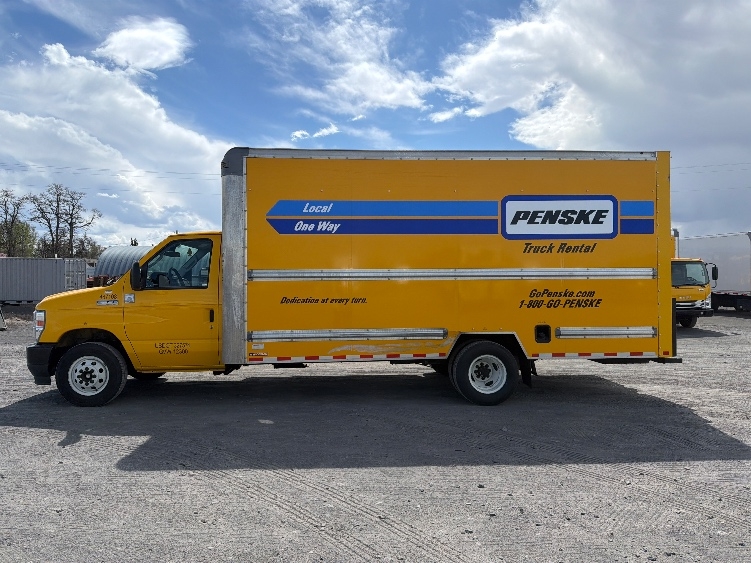 Used 2022 Ford E-350 - photo 6