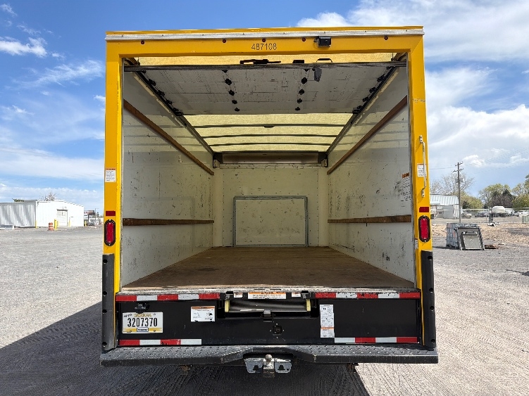 Used 2022 Ford E-350 - photo 10