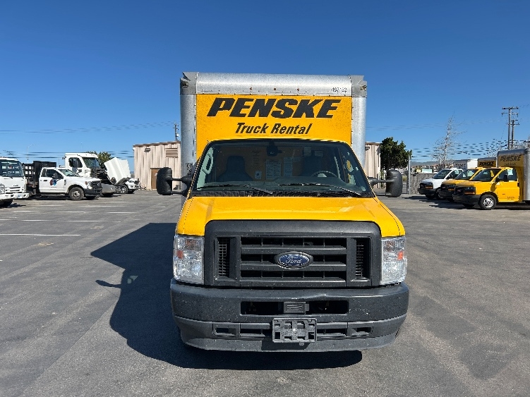 Used 2022 Ford E-350 - photo 2