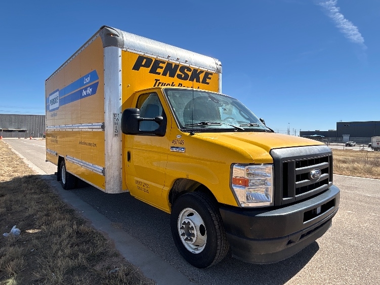 Used 2022 Ford E-350 - photo 1