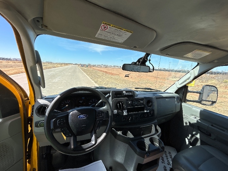 Used 2022 Ford E-350 - photo 18