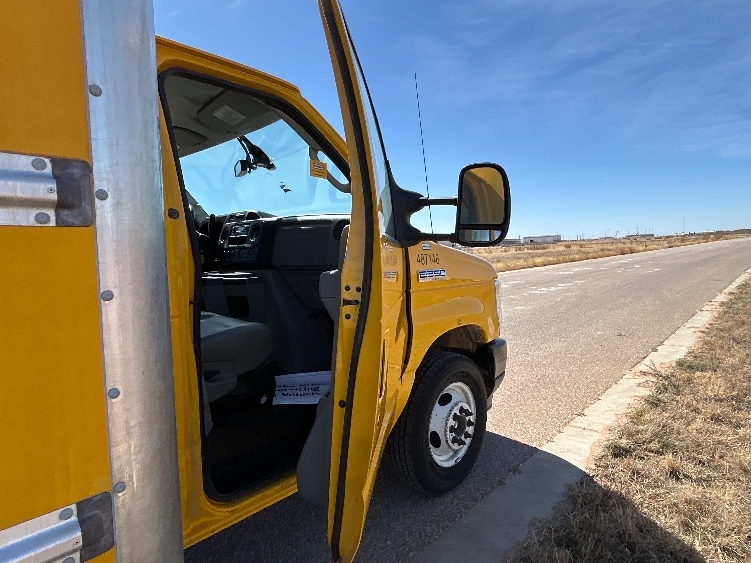 Used 2022 Ford E-350 - photo 20
