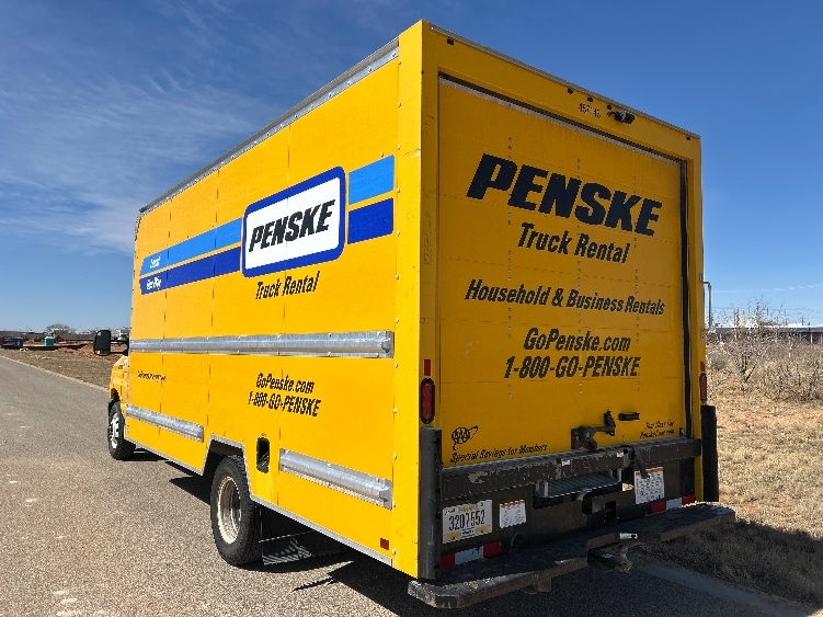 Used 2022 Ford E-350 - photo 6