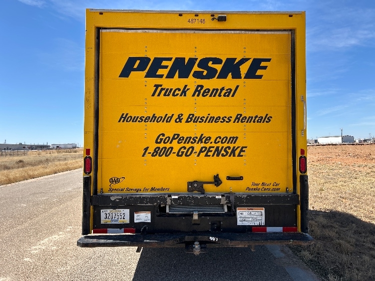Used 2022 Ford E-350 - photo 7