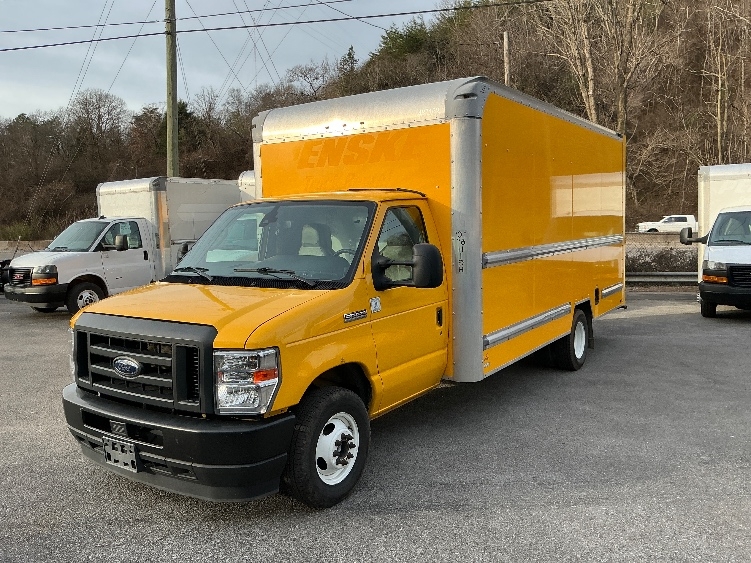 Used 2022 Ford E-350 - photo 5