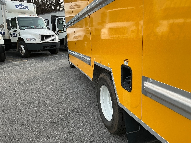 Used 2022 Ford E-350 - photo 7