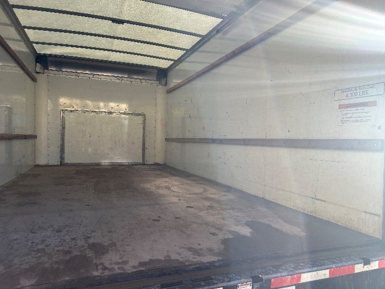 Used 2022 Ford E-350 - photo 14