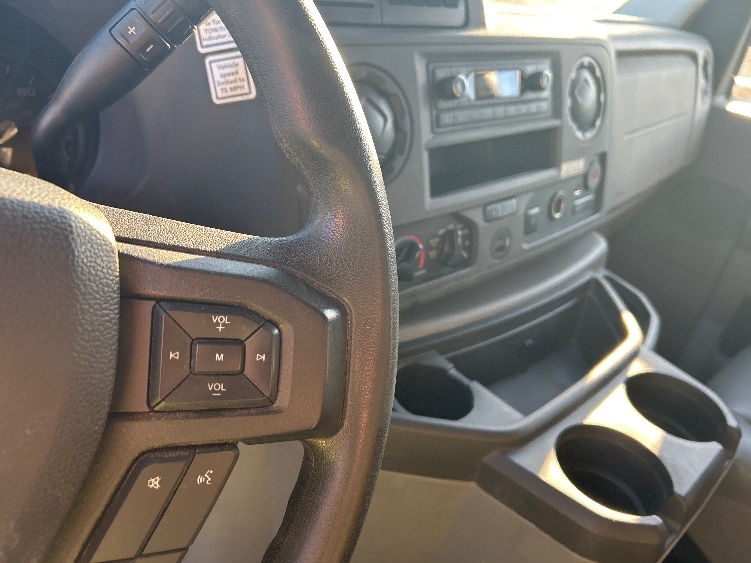 Used 2022 Ford E-350 - photo 20