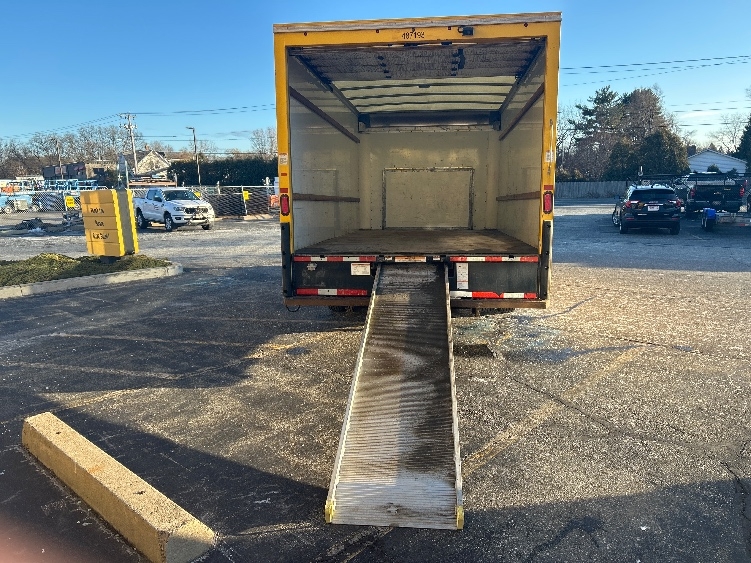 Used 2022 Ford E-350 - photo 11