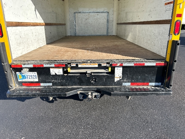 Used 2022 Ford E-350 - photo 12