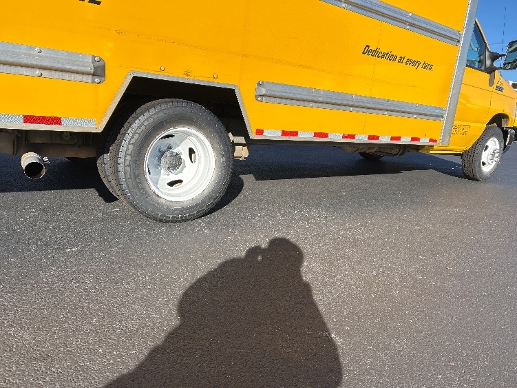Used 2022 Ford E-350 - photo 16