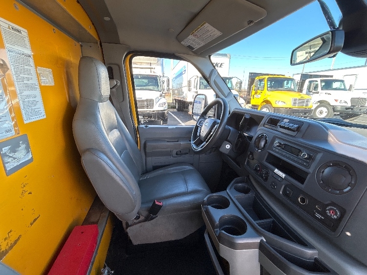 Used 2022 Ford E-350 - photo 24