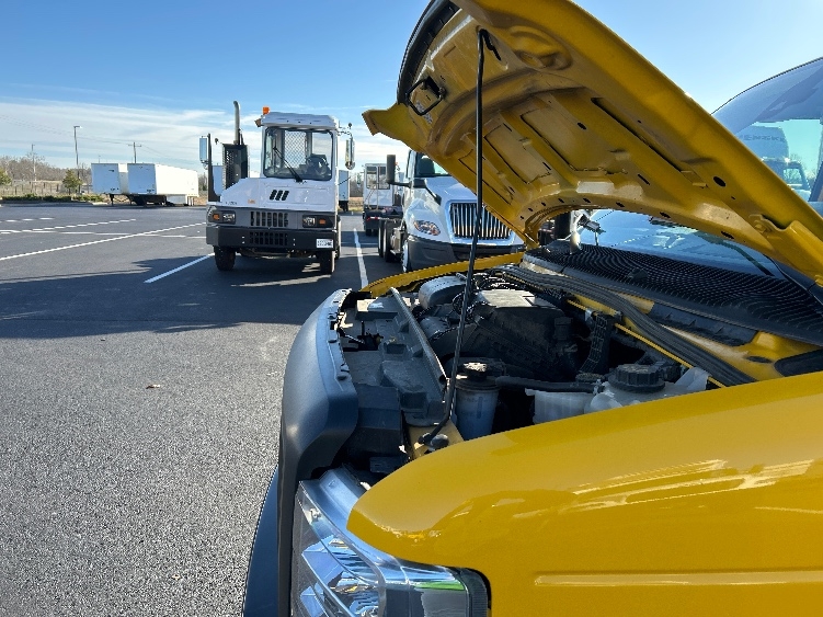 Used 2022 Ford E-350 - photo 26
