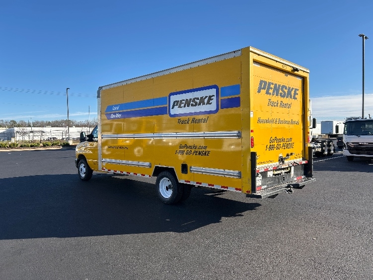 Used 2022 Ford E-350 - photo 8
