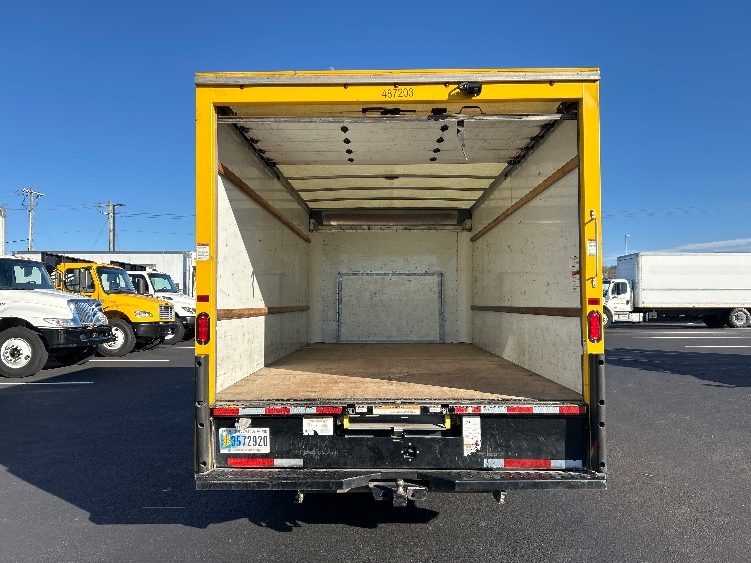 Used 2022 Ford E-350 - photo 10