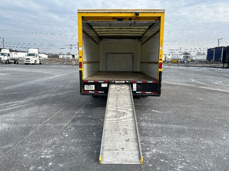 Used 2022 Ford E-350 - photo 11