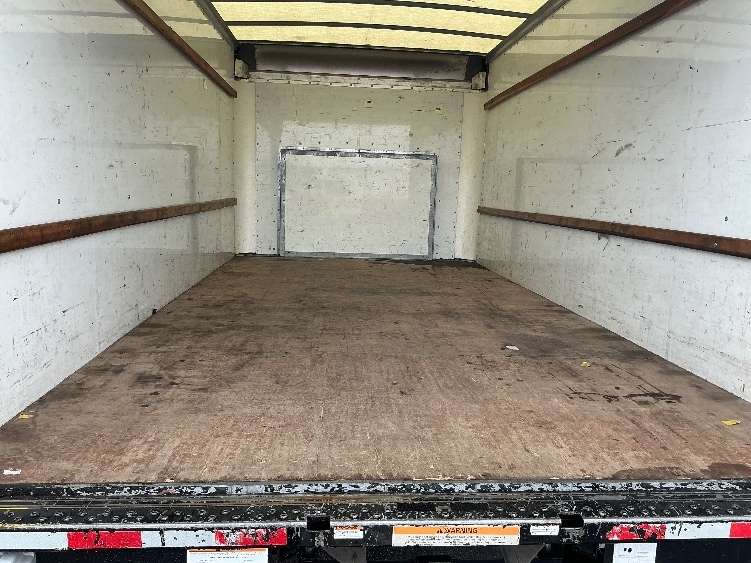 Used 2022 Ford E-350 - photo 12