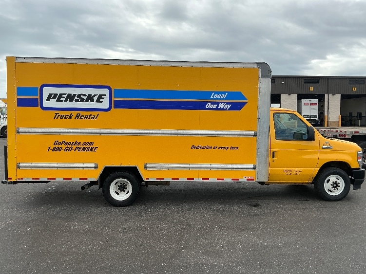 Used 2022 Ford E-350 - photo 17