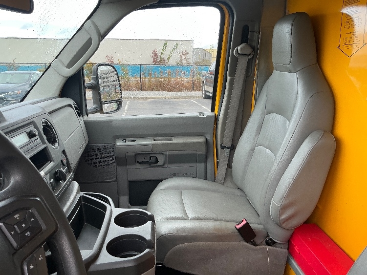 Used 2022 Ford E-350 - photo 21