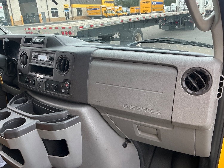 Used 2022 Ford E-350 - photo 23