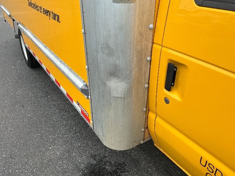Used 2022 Ford E-350 - photo 27