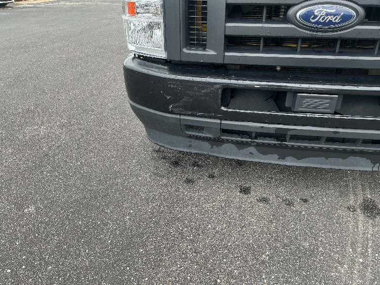 Used 2022 Ford E-350 - photo 29