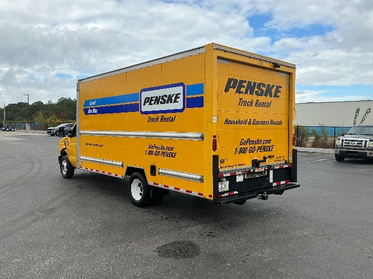 Used 2022 Ford E-350 - photo 8