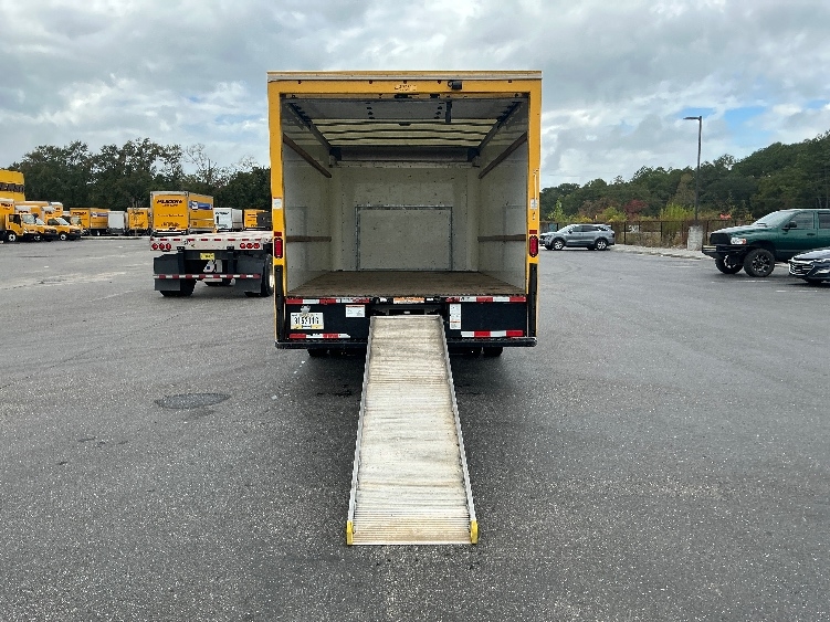 Used 2022 Ford E-350 - photo 11